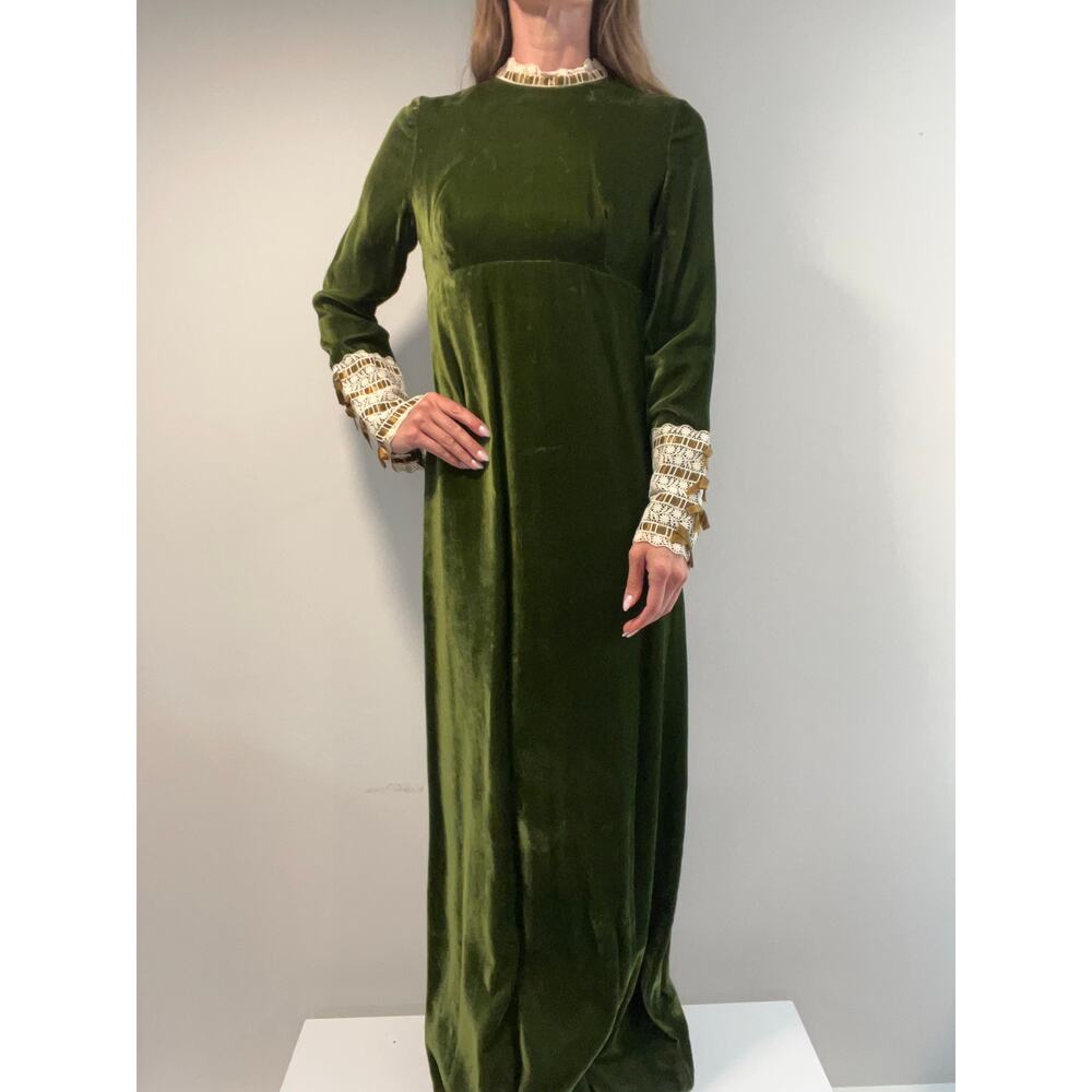 Wow! 1970s Velvet Boho Renaissance Inspo Long Sleeve Green Dress Lace Sleeves JL